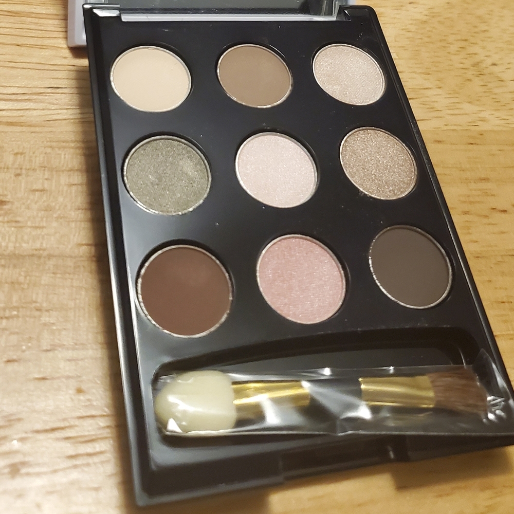 Eyeshadow pallete